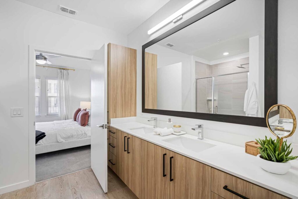 model bathroom - Caroline Waterford Lakes - Luxury Apartments in Orlando